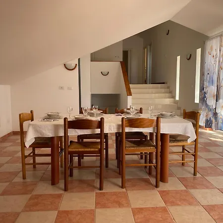 Villino Le Gemelle Citta Sant'angelo Abruzzo アパート
